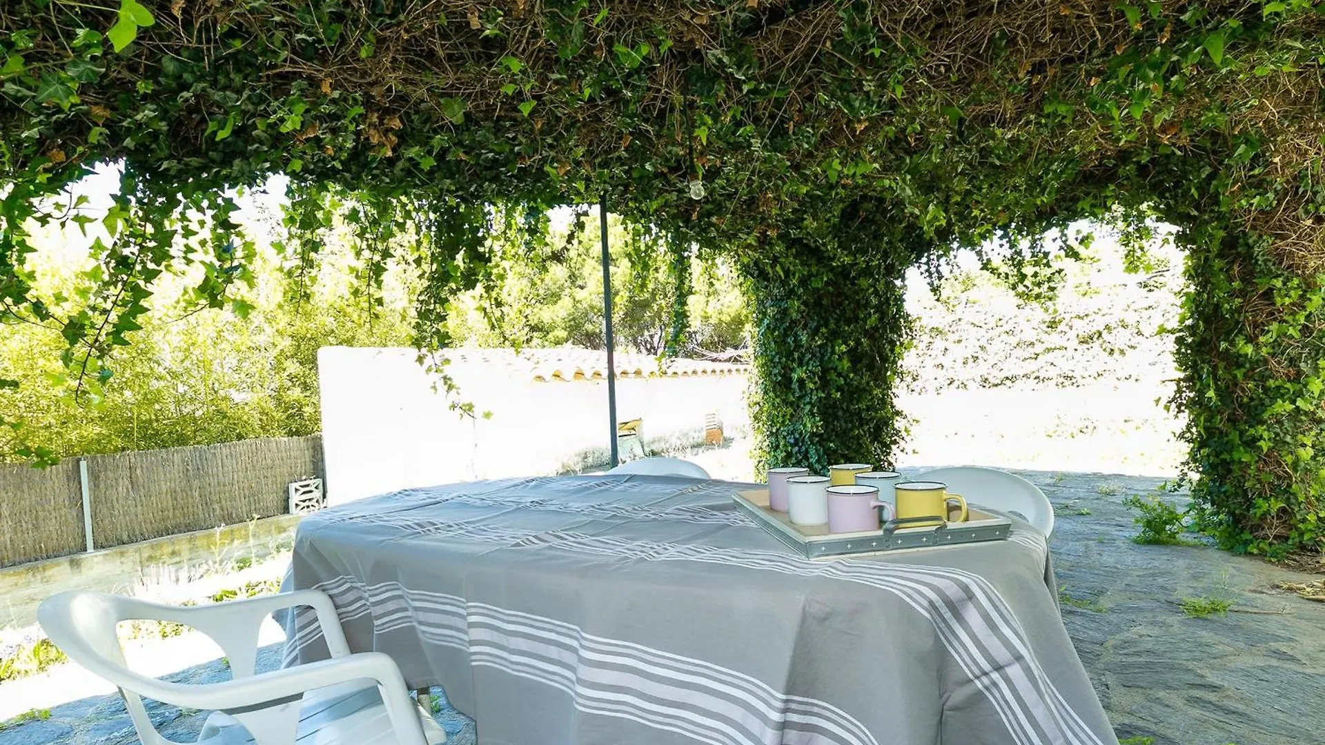 Apartamento Luminoso Y Espacioso Con Gran Jardin Privado, A Solo 150M De La Playa - Es-228-136 Roses 0*,  Spain