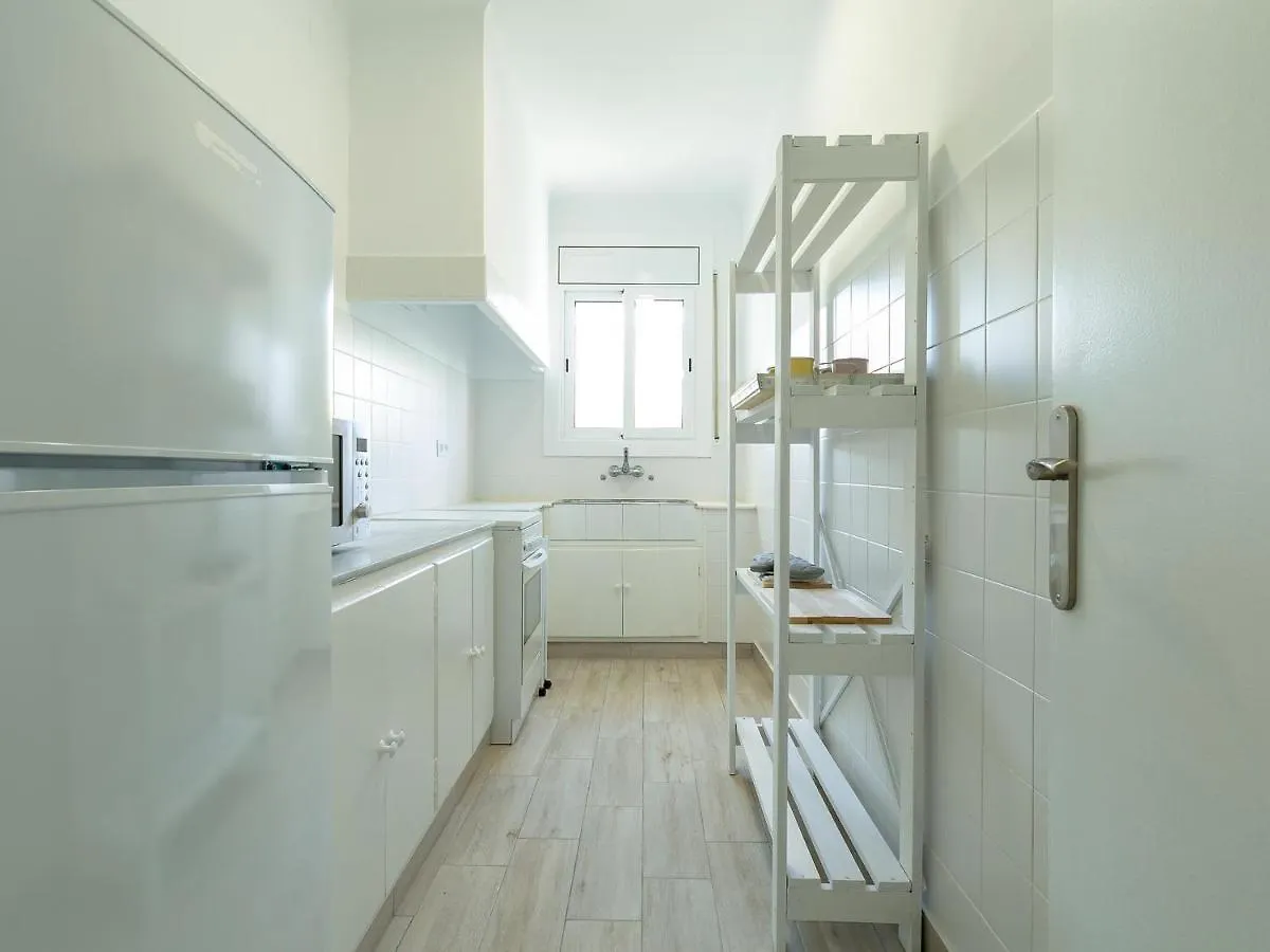 Apartamento Luminoso Y Espacioso Con Gran Jardin Privado, A Solo 150M De La Playa - Es-228-136 Roses